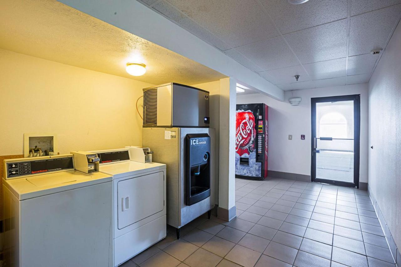 Motel 6 Omaha - Iat West Екстериор снимка