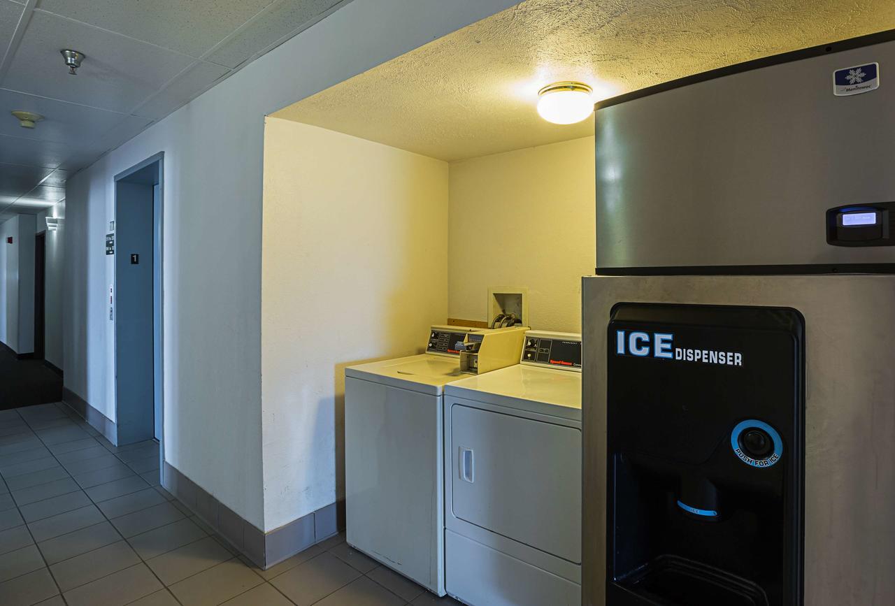 Motel 6 Omaha - Iat West Екстериор снимка