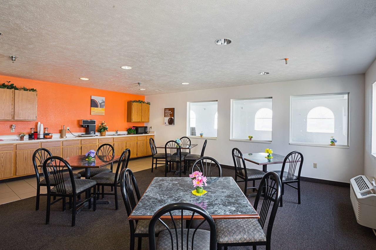 Motel 6 Omaha - Iat West Екстериор снимка