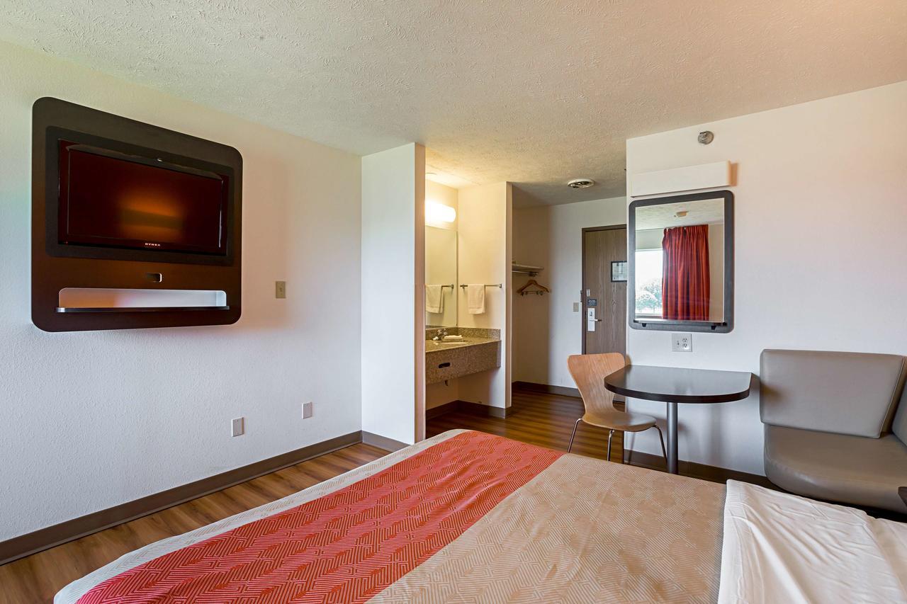 Motel 6 Omaha - Iat West Екстериор снимка