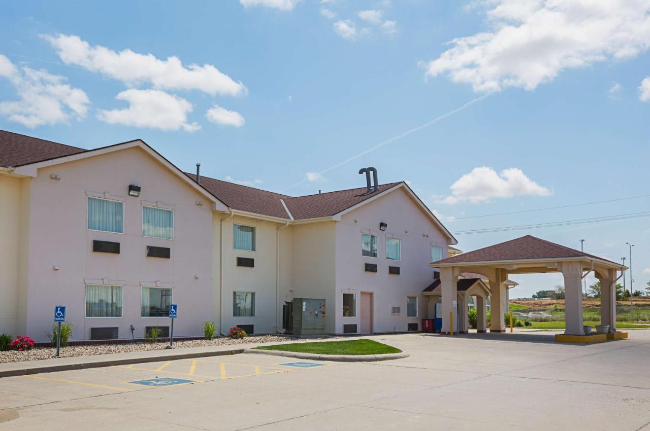 Motel 6 Omaha - Iat West Екстериор снимка